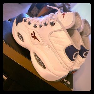 Allen Iverson Question - white and blue - size 9